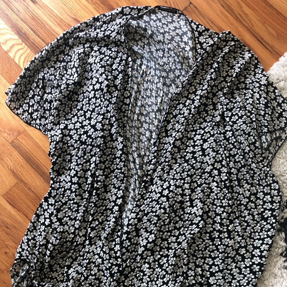 Brandy Melville shawl